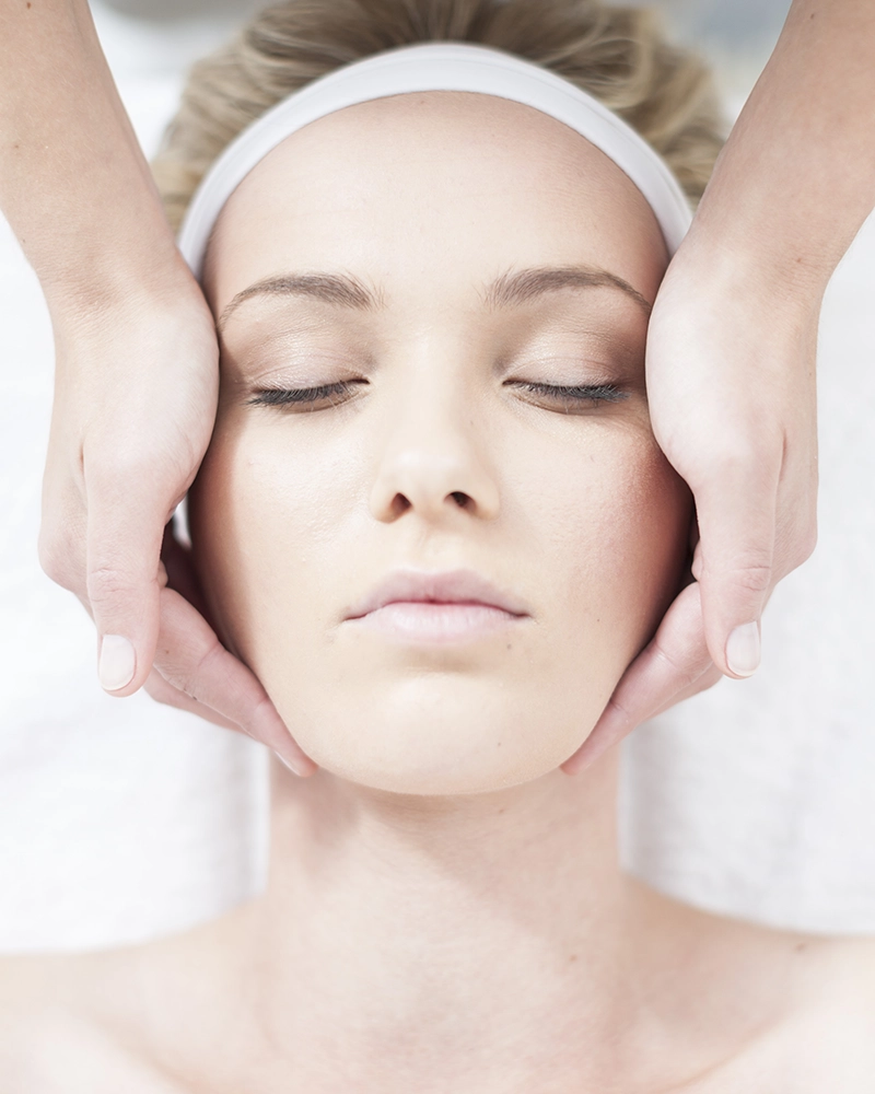 Primer plano de un tratamiento facial.